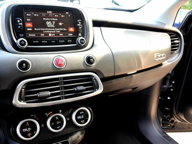 Черный Фиат 500, объемом двигателя 2.4 л и пробегом 78 тыс. км за 6200 $, фото 9 на Automoto.ua