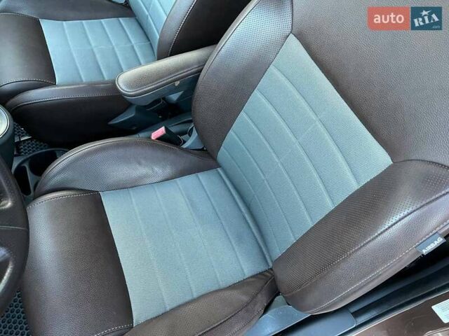 Коричневий Фіат 500, об'ємом двигуна 1.37 л та пробігом 144 тис. км за 7400 $, фото 12 на Automoto.ua