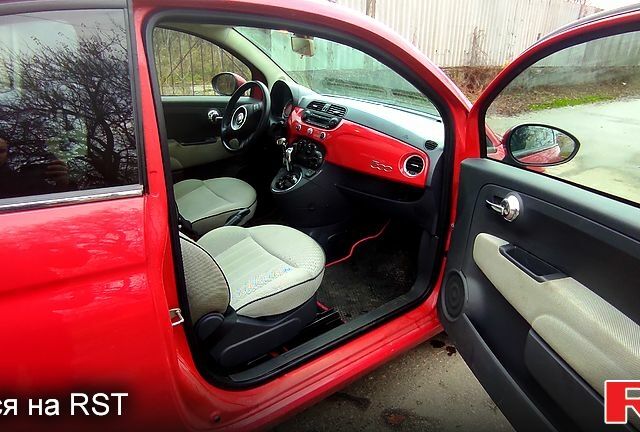 Красный Фиат 500, объемом двигателя 1.2 л и пробегом 140 тыс. км за 5500 $, фото 3 на Automoto.ua