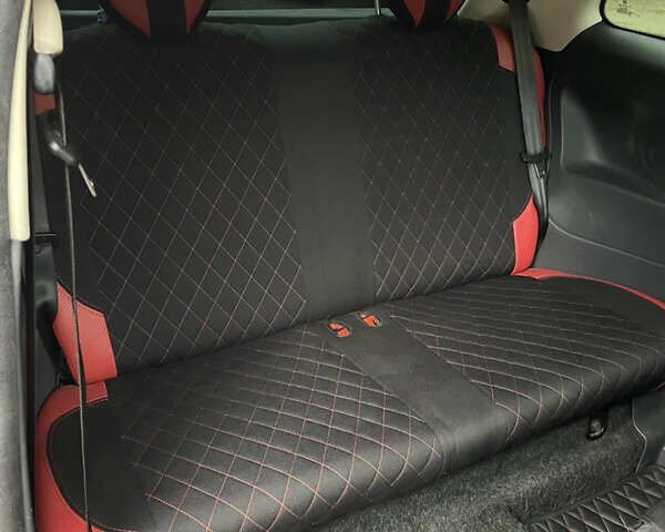 Красный Фиат 500, объемом двигателя 1.25 л и пробегом 146 тыс. км за 6100 $, фото 17 на Automoto.ua