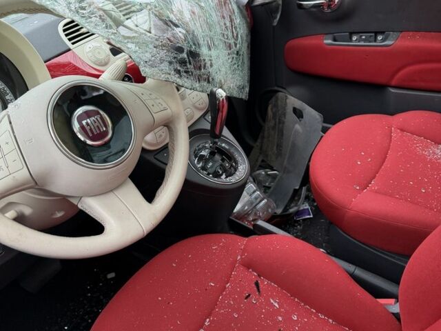 Красный Фиат 500, объемом двигателя 1.2 л и пробегом 95 тыс. км за 999 $, фото 2 на Automoto.ua