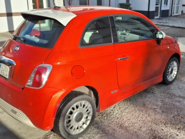 Красный Фиат 500, объемом двигателя 0 л и пробегом 112 тыс. км за 4200 $, фото 2 на Automoto.ua