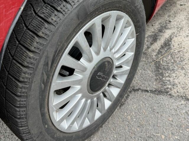 Красный Фиат 500, объемом двигателя 1.2 л и пробегом 95 тыс. км за 999 $, фото 5 на Automoto.ua