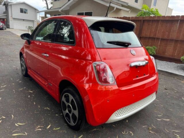 Червоний Фіат 500, об'ємом двигуна 0 л та пробігом 86 тис. км за 5200 $, фото 2 на Automoto.ua