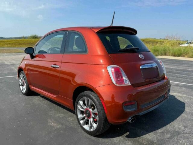 Красный Фиат 500, объемом двигателя 1.4 л и пробегом 78 тыс. км за 3000 $, фото 4 на Automoto.ua