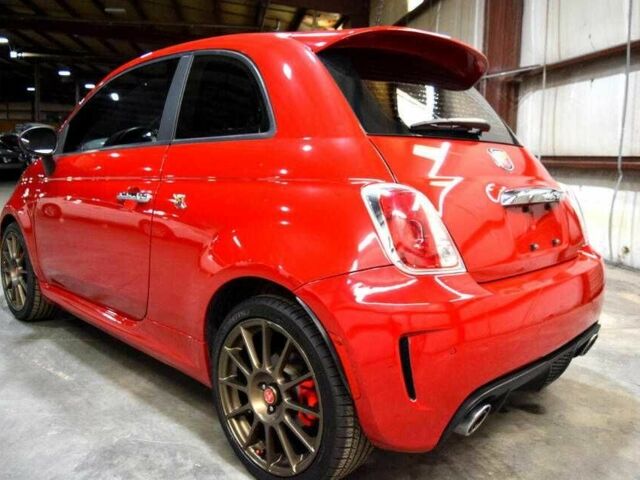 Красный Фиат 500, объемом двигателя 1.4 л и пробегом 23 тыс. км за 2000 $, фото 2 на Automoto.ua