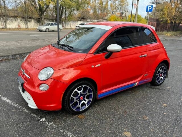 Червоний Фіат 500, об'ємом двигуна 0 л та пробігом 93 тис. км за 5900 $, фото 4 на Automoto.ua