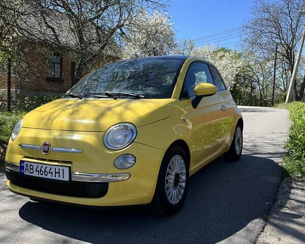 Желтый Фиат 500, объемом двигателя 1.24 л и пробегом 195 тыс. км за 5750 $, фото 1 на Automoto.ua