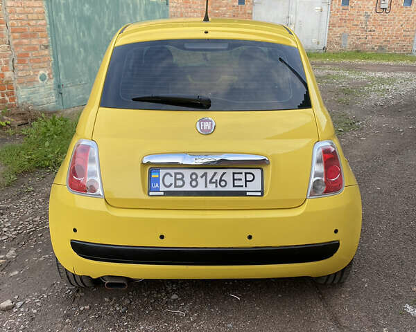 Желтый Фиат 500, объемом двигателя 1.24 л и пробегом 117 тыс. км за 6000 $, фото 4 на Automoto.ua