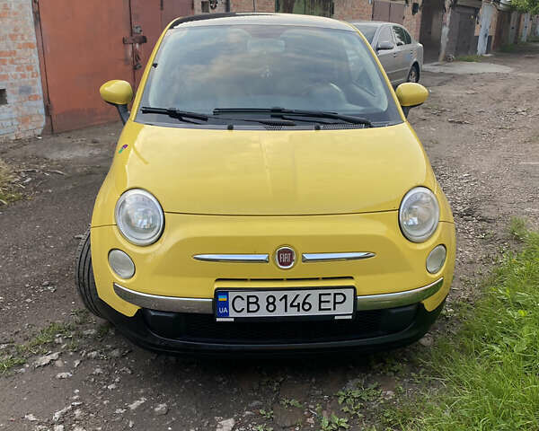 Желтый Фиат 500, объемом двигателя 1.24 л и пробегом 117 тыс. км за 6000 $, фото 1 на Automoto.ua