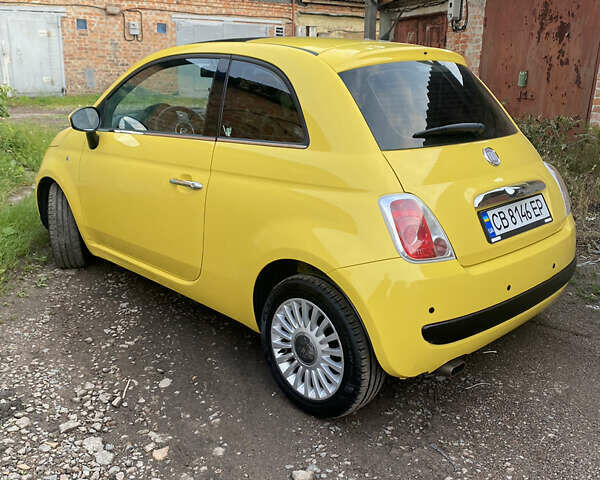 Желтый Фиат 500, объемом двигателя 1.24 л и пробегом 117 тыс. км за 6000 $, фото 3 на Automoto.ua
