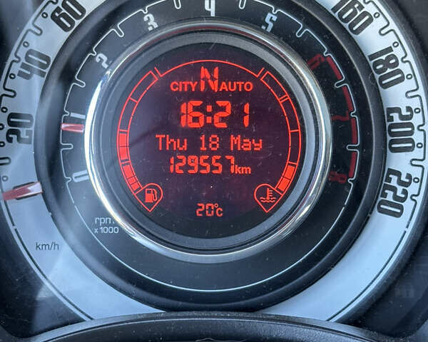 Желтый Фиат 500, объемом двигателя 1.24 л и пробегом 130 тыс. км за 6000 $, фото 5 на Automoto.ua