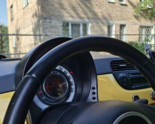 Жовтий Фіат 500, об'ємом двигуна 1.4 л та пробігом 107 тис. км за 7000 $, фото 16 на Automoto.ua