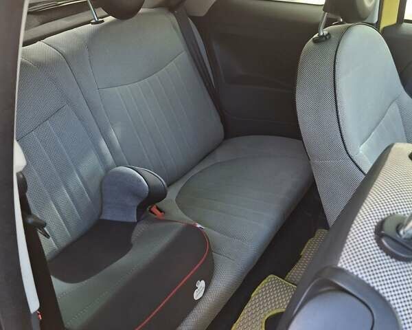 Жовтий Фіат 500, об'ємом двигуна 1.4 л та пробігом 107 тис. км за 7000 $, фото 17 на Automoto.ua