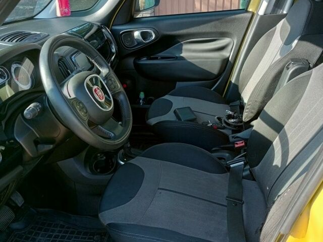 Желтый Фиат 500, объемом двигателя 1.4 л и пробегом 166 тыс. км за 9999 $, фото 4 на Automoto.ua