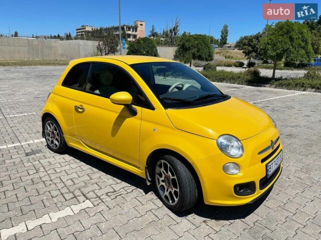 Желтый Фиат 500, объемом двигателя 1.4 л и пробегом 121 тыс. км за 7800 $, фото 4 на Automoto.ua