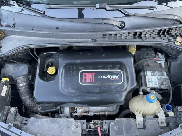 Серый Фиат 500, объемом двигателя 1.4 л и пробегом 181 тыс. км за 6700 $, фото 5 на Automoto.ua