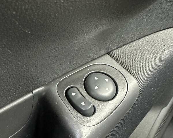 Сірий Фіат 500, об'ємом двигуна 1.37 л та пробігом 192 тис. км за 6900 $, фото 19 на Automoto.ua