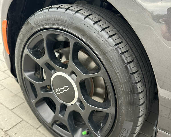 Серый Фиат 500, объемом двигателя 0 л и пробегом 22 тыс. км за 8500 $, фото 4 на Automoto.ua