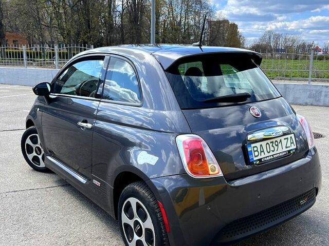 Серый Фиат 500, объемом двигателя 85 л и пробегом 105 тыс. км за 6600 $, фото 3 на Automoto.ua