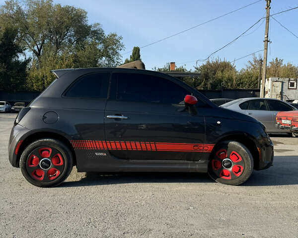 Серый Фиат 500, объемом двигателя 0 л и пробегом 65 тыс. км за 7700 $, фото 2 на Automoto.ua