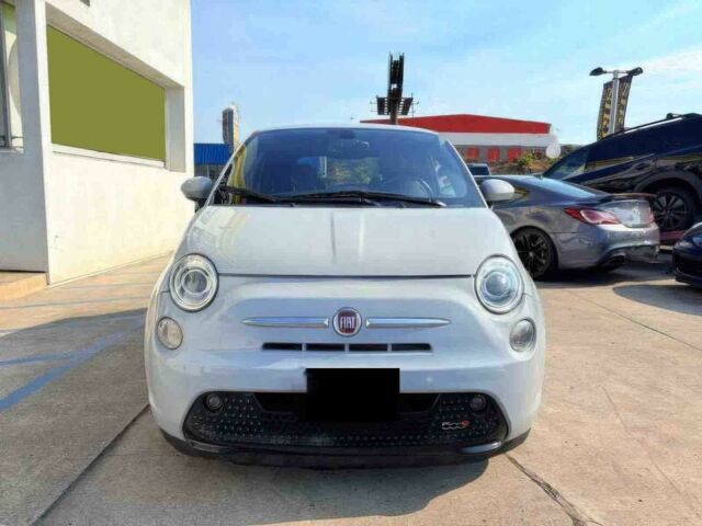 Серый Фиат 500, объемом двигателя 0 л и пробегом 62 тыс. км за 7800 $, фото 1 на Automoto.ua