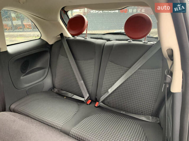 Серый Фиат 500, объемом двигателя 1.37 л и пробегом 130 тыс. км за 5700 $, фото 4 на Automoto.ua