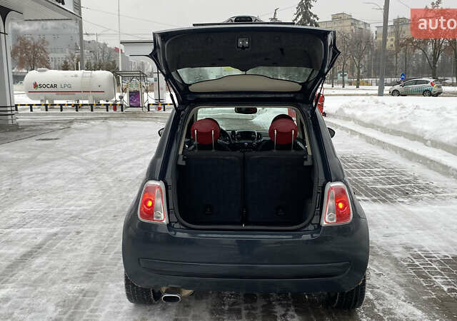 Серый Фиат 500, объемом двигателя 1.37 л и пробегом 131 тыс. км за 5800 $, фото 23 на Automoto.ua