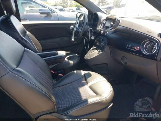 Сірий Фіат 500, об'ємом двигуна 0 л та пробігом 29 тис. км за 10999 $, фото 2 на Automoto.ua