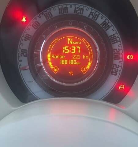 Синий Фиат 500, объемом двигателя 1.24 л и пробегом 188 тыс. км за 6300 $, фото 13 на Automoto.ua