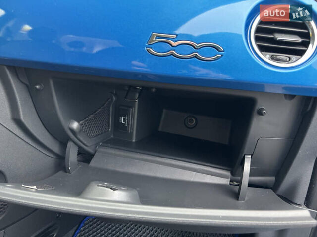 Синій Фіат 500, об'ємом двигуна 1.37 л та пробігом 212 тис. км за 6700 $, фото 19 на Automoto.ua