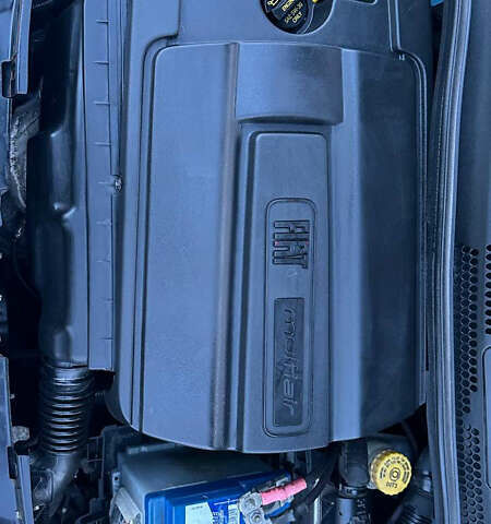 Синий Фиат 500, объемом двигателя 1.37 л и пробегом 105 тыс. км за 6500 $, фото 5 на Automoto.ua