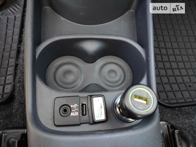 Синий Фиат 500, объемом двигателя 1.4 л и пробегом 145 тыс. км за 7700 $, фото 18 на Automoto.ua