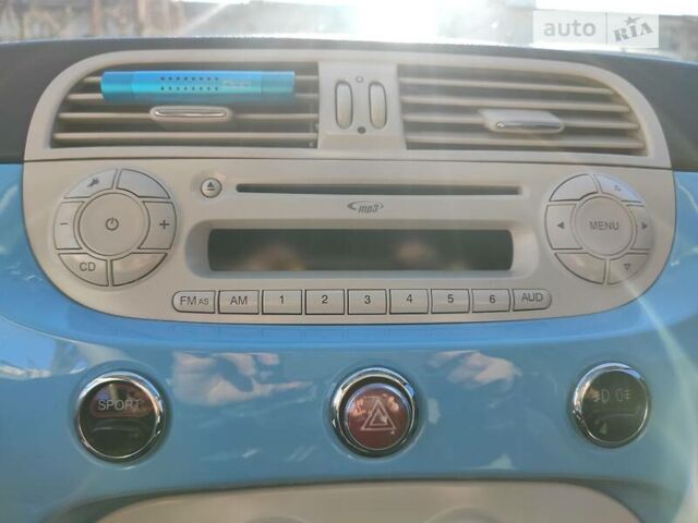 Синий Фиат 500, объемом двигателя 1.4 л и пробегом 145 тыс. км за 7700 $, фото 17 на Automoto.ua