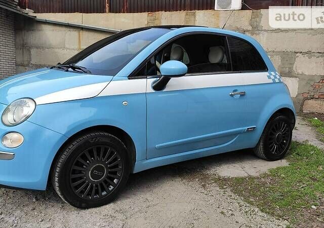 Синий Фиат 500, объемом двигателя 1.4 л и пробегом 145 тыс. км за 7700 $, фото 21 на Automoto.ua