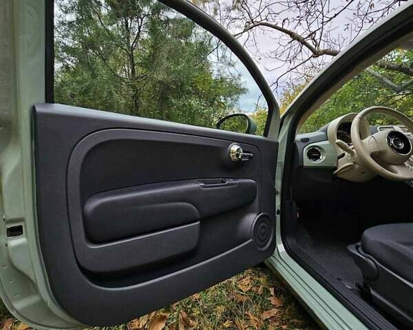 Зеленый Фиат 500, объемом двигателя 1.37 л и пробегом 79 тыс. км за 8200 $, фото 11 на Automoto.ua