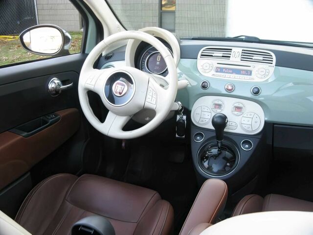 Зеленый Фиат 500, объемом двигателя 1.4 л и пробегом 77 тыс. км за 3000 $, фото 10 на Automoto.ua