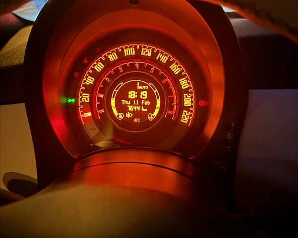 Чорний Фіат 500C, об'ємом двигуна 0.9 л та пробігом 76 тис. км за 7700 $, фото 8 на Automoto.ua