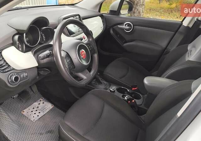 Фиат 500 X 2015 в Харькове на Automoto.ua Белый Фиат 500 X, объемом двигателя 2.4 л и пробегом 124 тыс. км за 12600 $, фото 6 на Automoto.ua