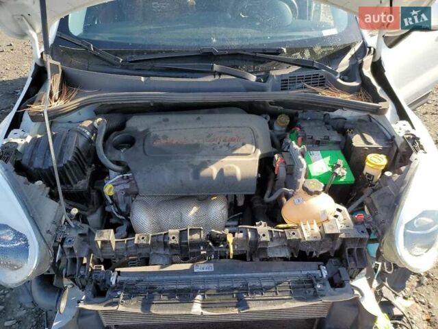 Белый Фиат 500X, объемом двигателя 2.4 л и пробегом 53 тыс. км за 2900 $, фото 10 на Automoto.ua