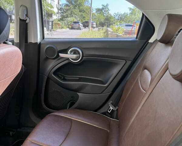 Білий Фіат 500X, об'ємом двигуна 2 л та пробігом 139 тис. км за 13500 $, фото 24 на Automoto.ua