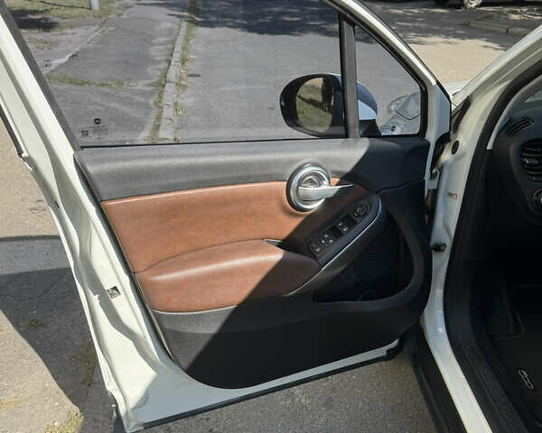 Білий Фіат 500X, об'ємом двигуна 2 л та пробігом 139 тис. км за 13500 $, фото 6 на Automoto.ua