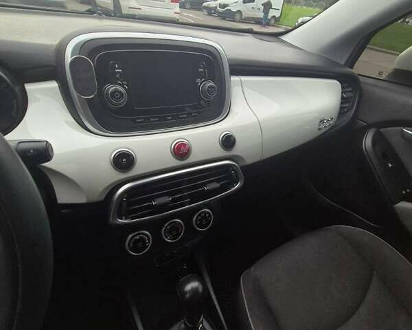 Белый Фиат 500X, объемом двигателя 2.36 л и пробегом 90 тыс. км за 12500 $, фото 8 на Automoto.ua