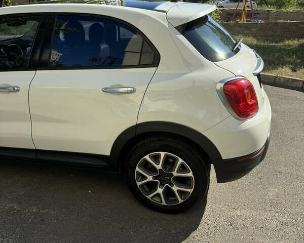 Білий Фіат 500X, об'ємом двигуна 2 л та пробігом 139 тис. км за 13500 $, фото 4 на Automoto.ua