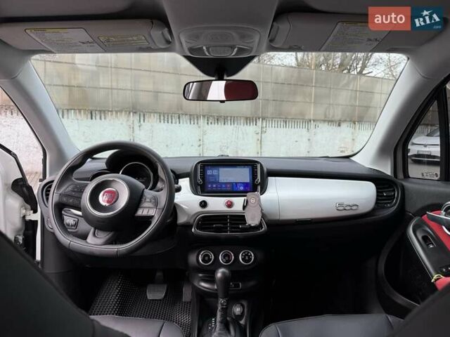 Белый Фиат 500 X, объемом двигателя 2.4 л и пробегом 122 тыс. км за 11700 $, фото 5 на Automoto.ua