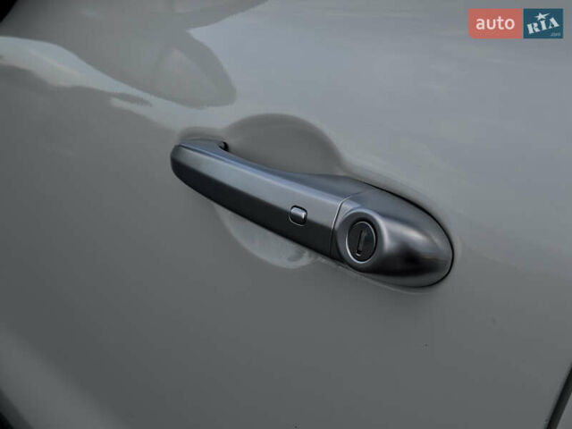 Белый Фиат 500X, объемом двигателя 1.4 л и пробегом 137 тыс. км за 13000 $, фото 8 на Automoto.ua