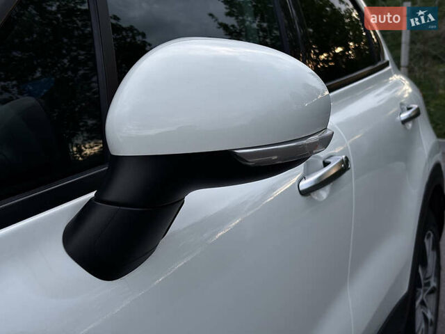 Белый Фиат 500X, объемом двигателя 1.4 л и пробегом 137 тыс. км за 13000 $, фото 53 на Automoto.ua