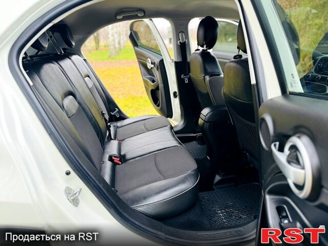 Білий Фіат 500X, об'ємом двигуна 1.4 л та пробігом 58 тис. км за 13500 $, фото 10 на Automoto.ua