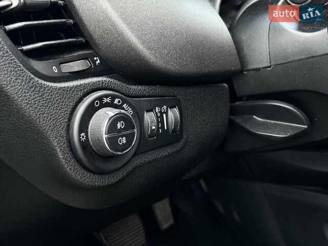 Белый Фиат 500X, объемом двигателя 1.4 л и пробегом 137 тыс. км за 13000 $, фото 14 на Automoto.ua