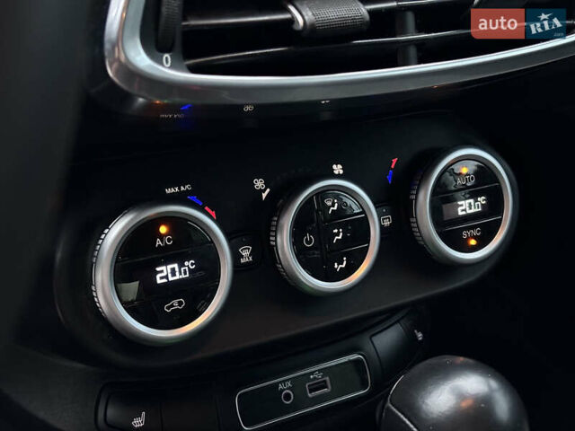 Белый Фиат 500X, объемом двигателя 1.4 л и пробегом 137 тыс. км за 13000 $, фото 29 на Automoto.ua